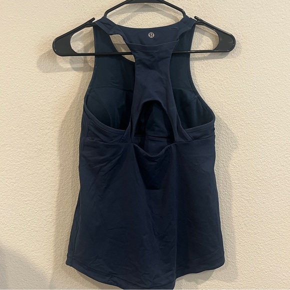 Lululemon Final Lap Tank in navy blue back pocket size 8 built in bra - Picture 6 of 10